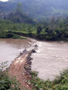 Bridge inbetween Mongtikang Chuchuyimlang washed away