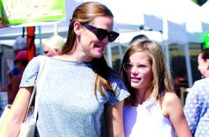 Jennifer Garner with daughter
