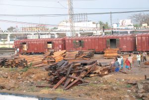 Timber traders and Forest department at loggerheads again