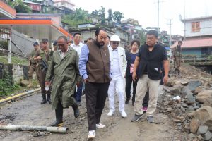 HM inspects road works photo