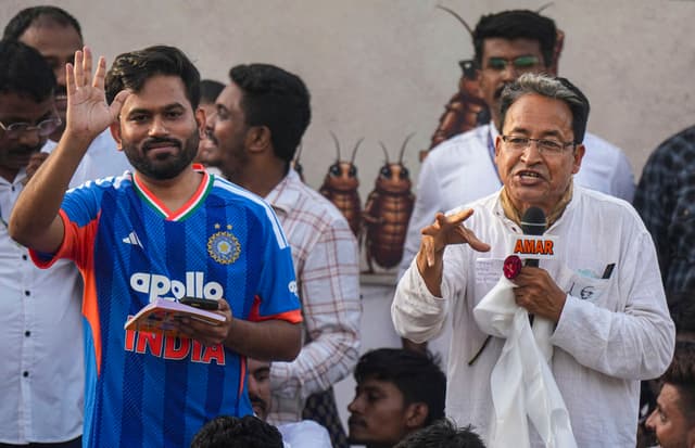 Dipke kicks off Cockroach Janta Party's nationwide protest; 'exam manifesto' seeks compensation in case of paper leak