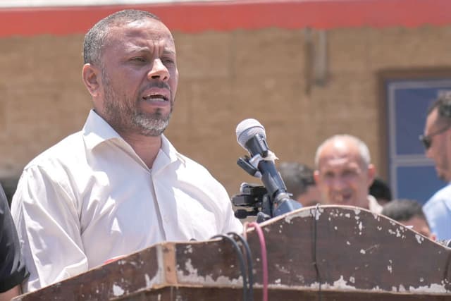 Hamas dissolves its government in Gaza to transfer power to a UN-backed committee