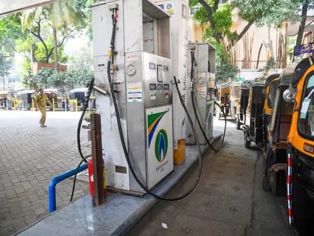 Govt. rejects concerns over CBG price hike, says impact on CNG, PNG consumers will be negligible