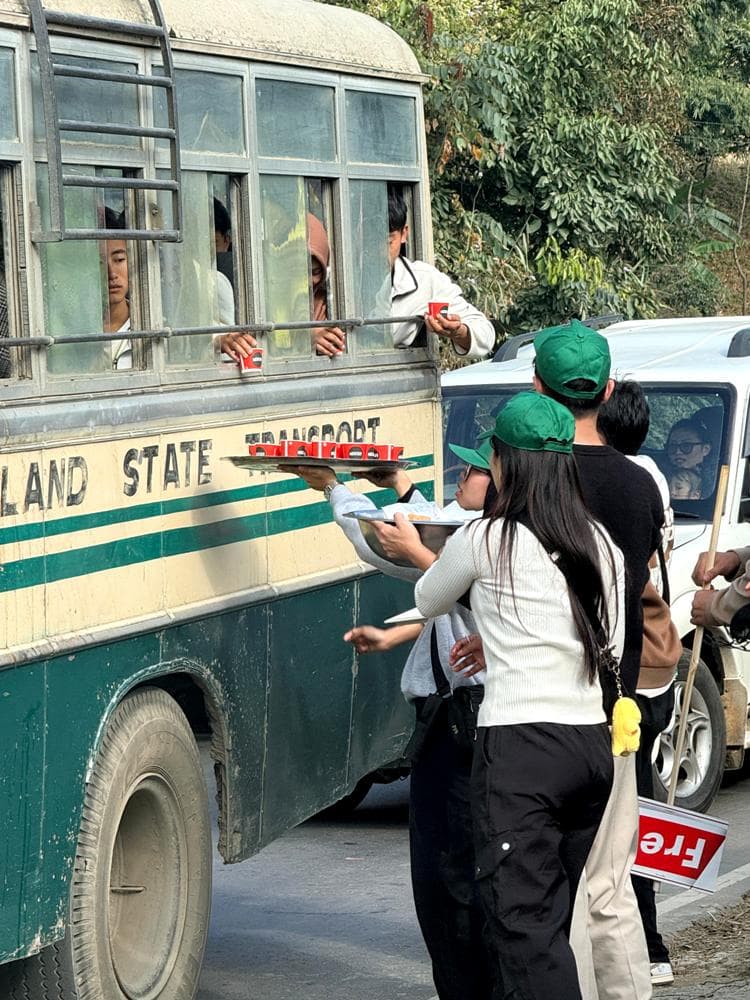 Koinonia Baptist Church distributes refreshments to travellers on NH-2