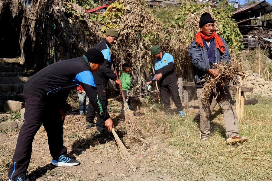 Assam Rifles conducts national integration tour, cleanliness drive