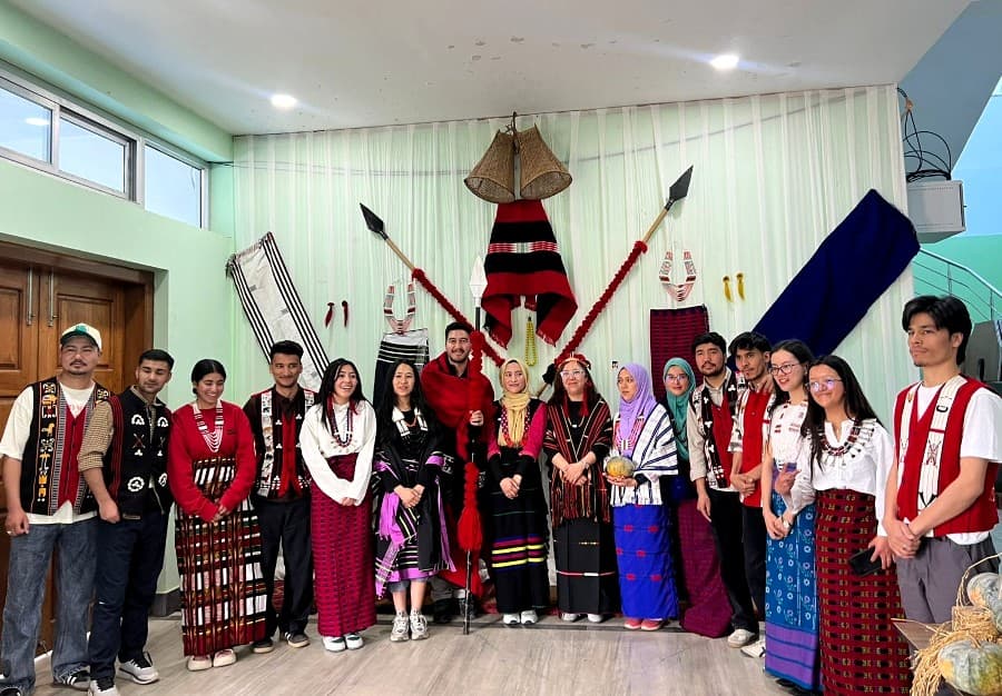 Delegates from Ladakh, Kerala embrace 'Mekhela Wednesday'