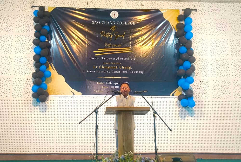 Public College, Sao Chang College bid farewell to graduating student