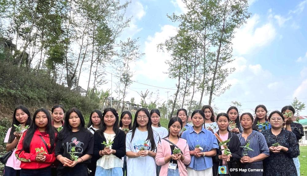 Sao Chang College celebrates World Earth Day with pollinator garden project
