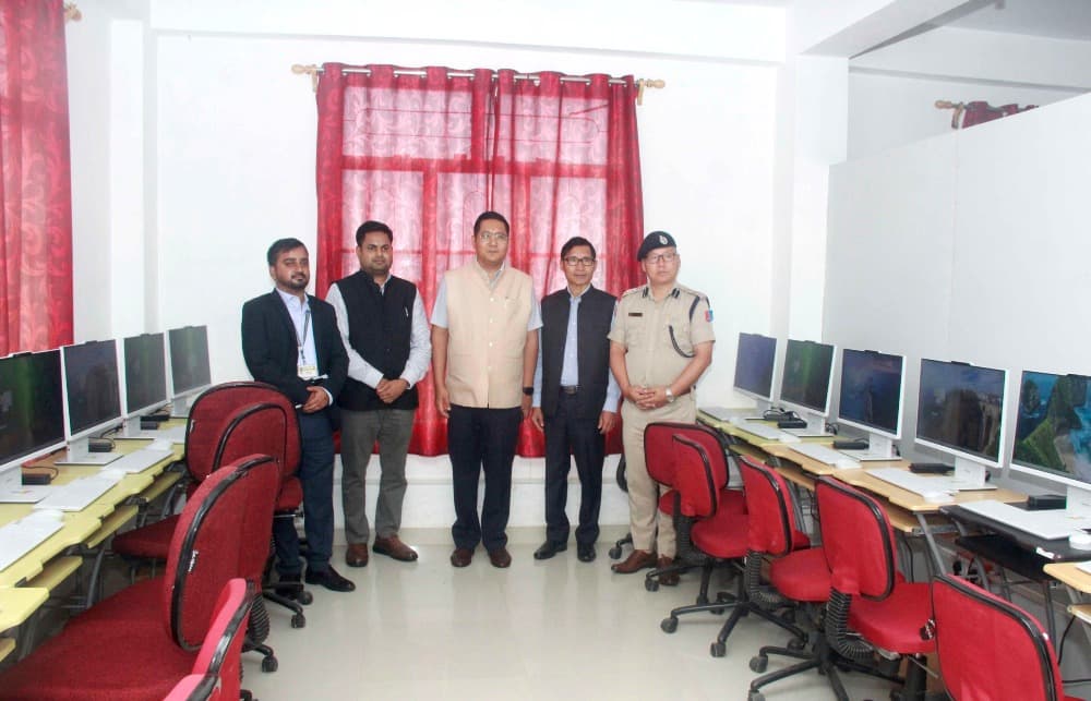 Sharingain inaugurates digital learning equipment at Fazl Ali College