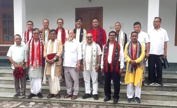 Assam literary delegation calls on CM Rio