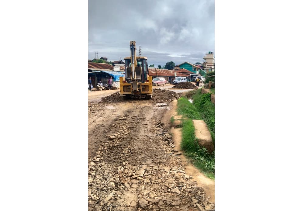 Yimkhiung Youth Organisation, others repair roads in Pungro town