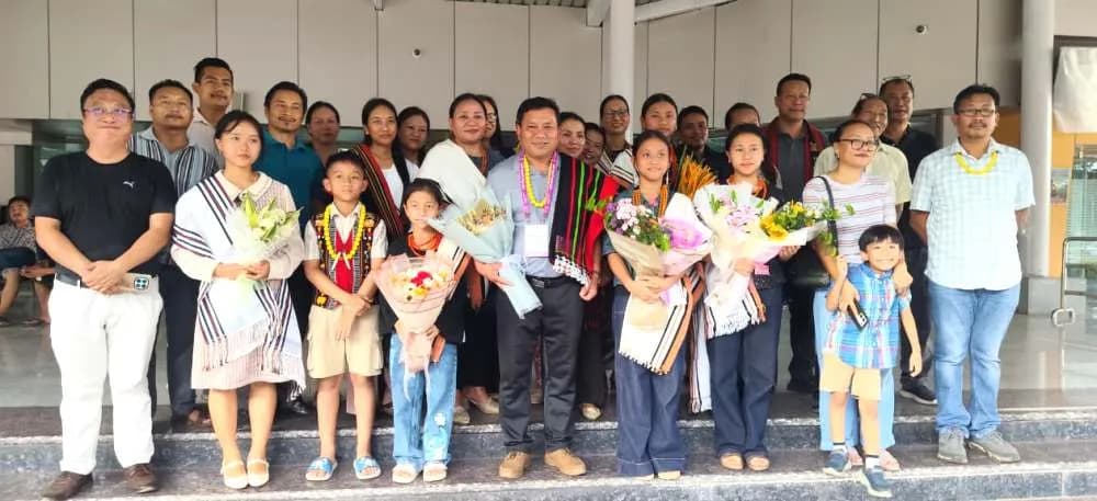 Award-winning teacher Ronald Meru receives warm homecoming