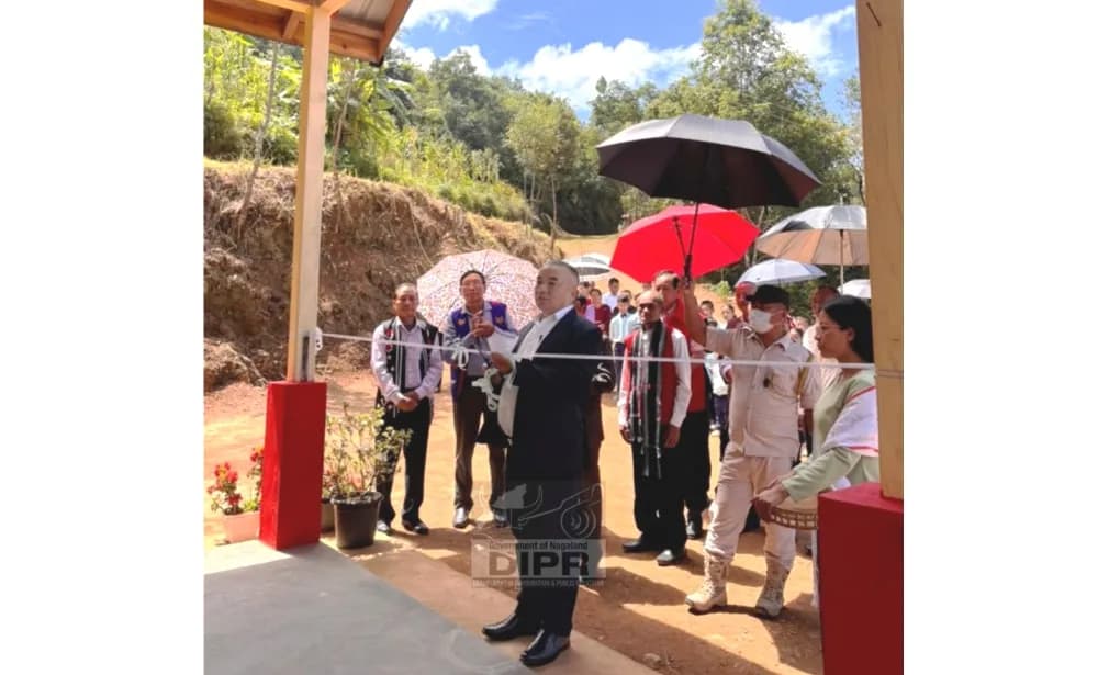 Z Nyusietho Nyuthe inaugurates Mollen village council hall