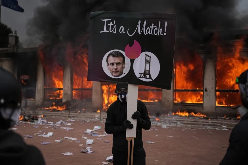 Paris police report 855 arrests after violent clashes, looting during protests