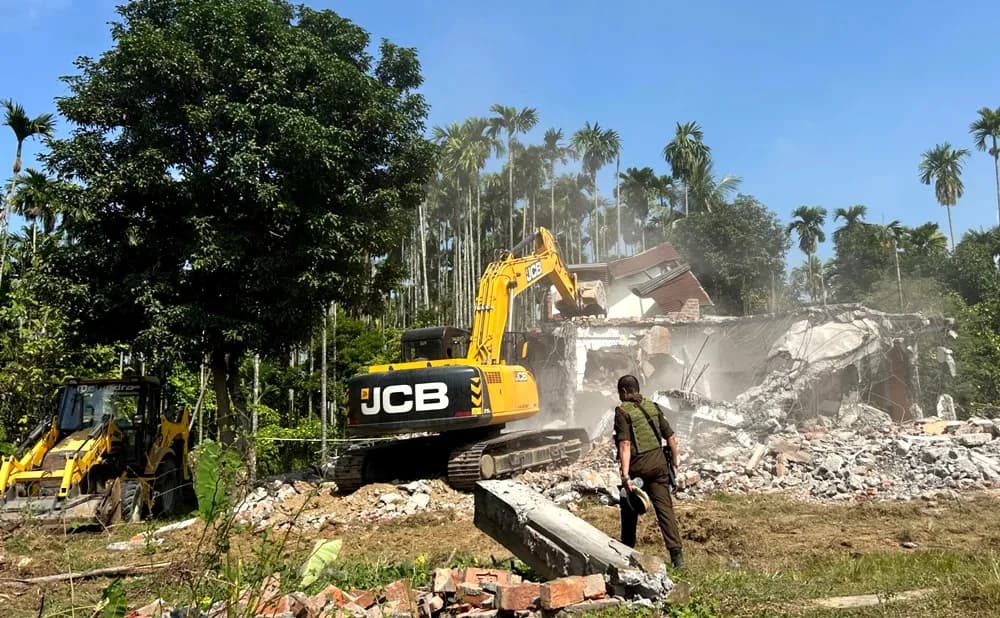 Joint eviction drive conducted along Assam-Nagaland border; 59 houses effected